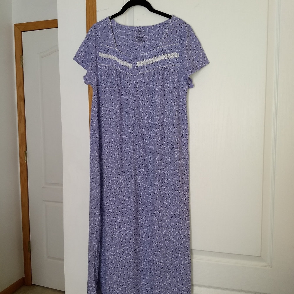 Croft & Barrow nightgown, sz M, NWT